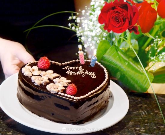 birthday chocolate cake with roses